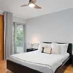 Apartamento Anchored In Carmo By Homie *