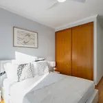 Apartamento Anchored In Carmo By Homie *