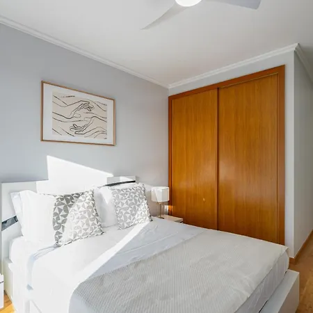 Apartment Anchored In Carmo By Homie *